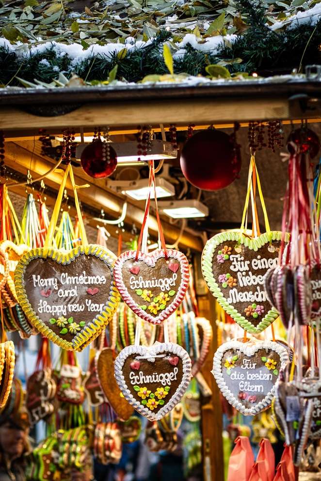 Gingerbread hearts with messages